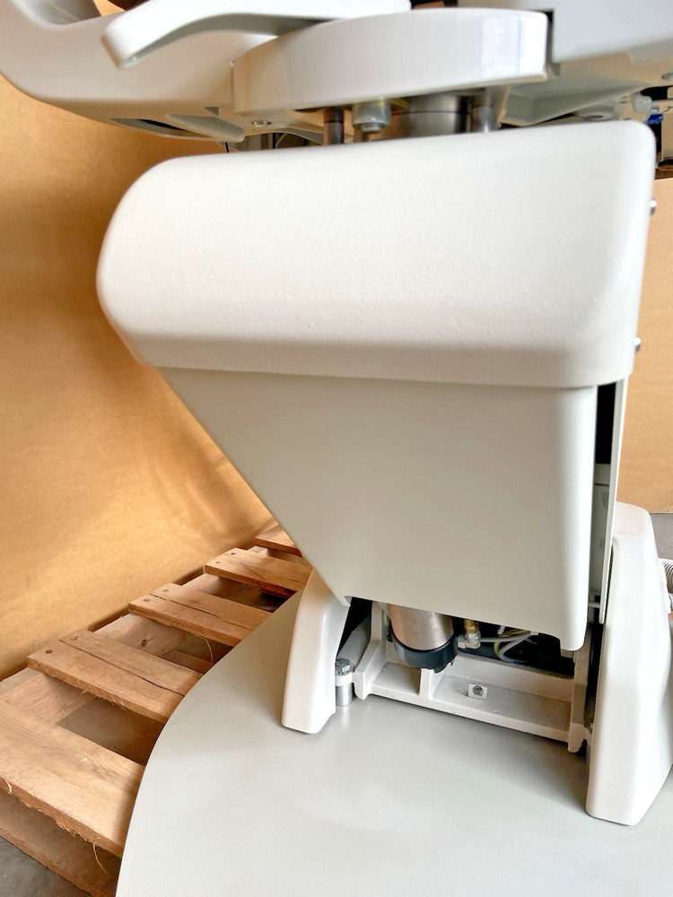 Marus DC1704 Dental Chair w/ DCI Fixed Post Mount Light & Assistant Delivery Pkg