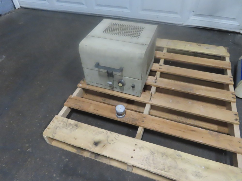 SPEX 8000 Mixer/Mill with jar