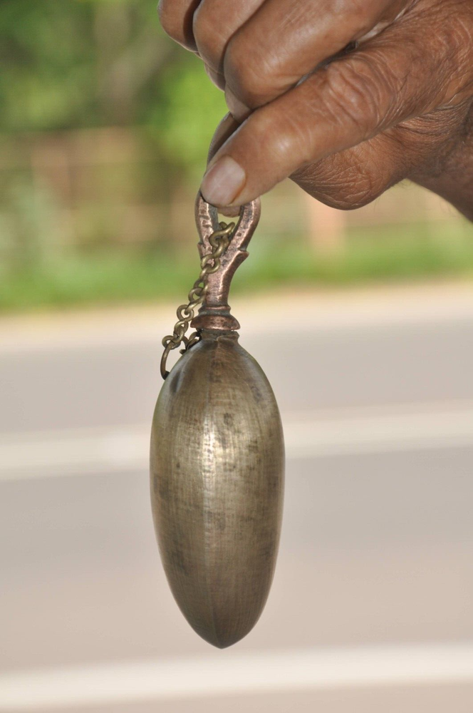 Vintage Brass Handcrafted Mango Shape Solid Powder Box