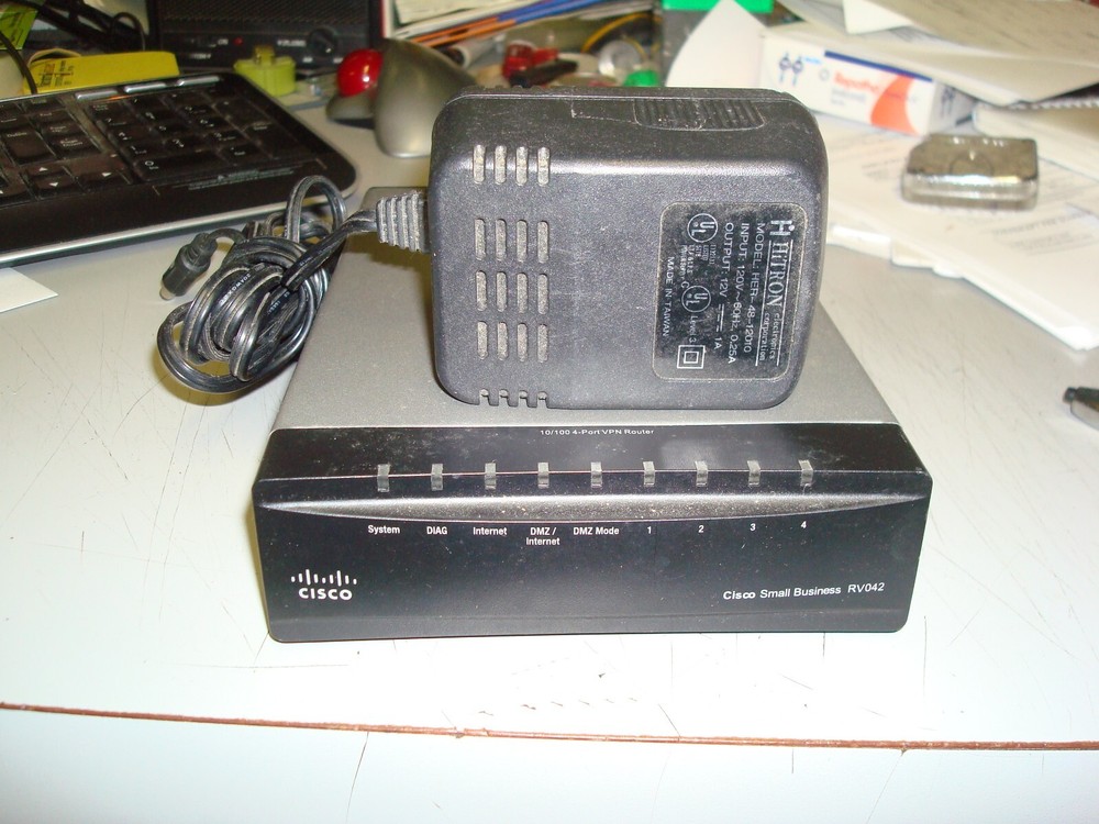 Cisco RV042 4-Port 10/100 Wired Router