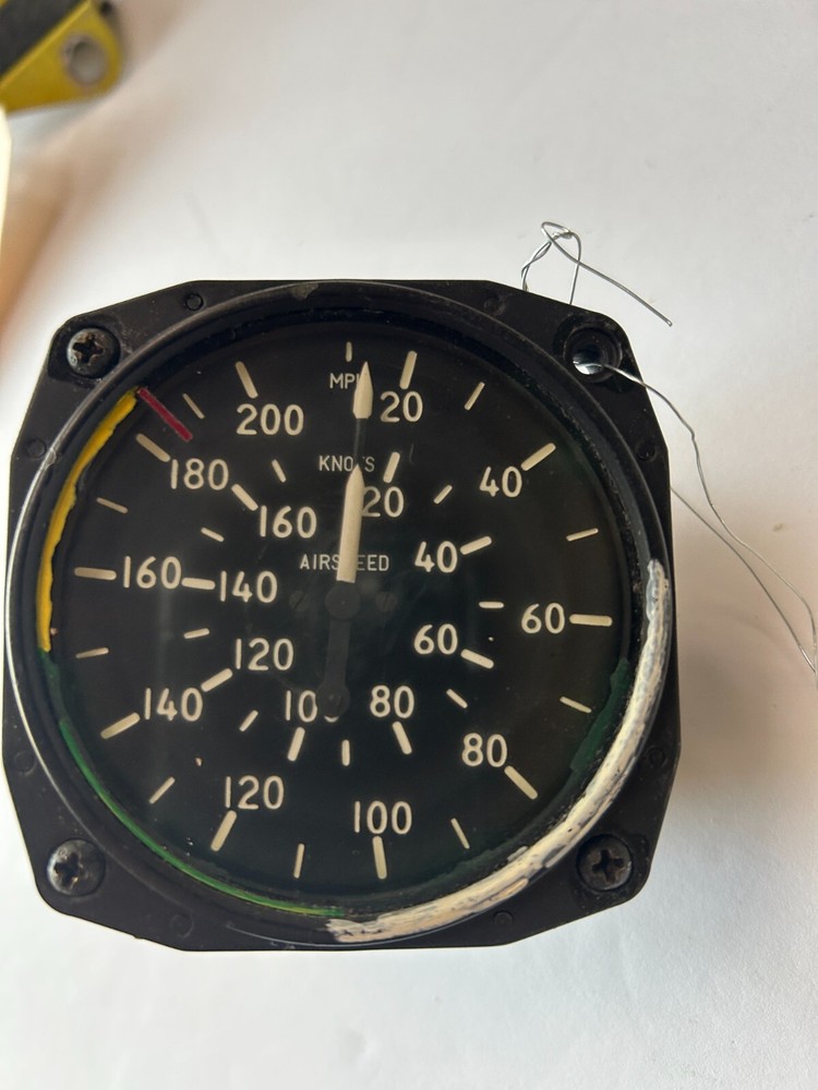 Aero Commander 112 airspeed indicator