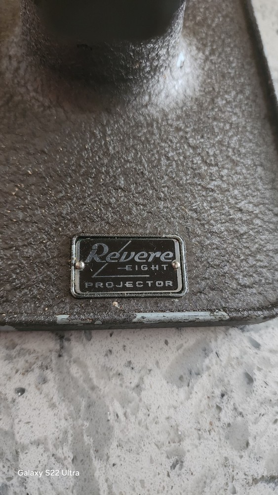 Revele 8 Model 85 Projector
