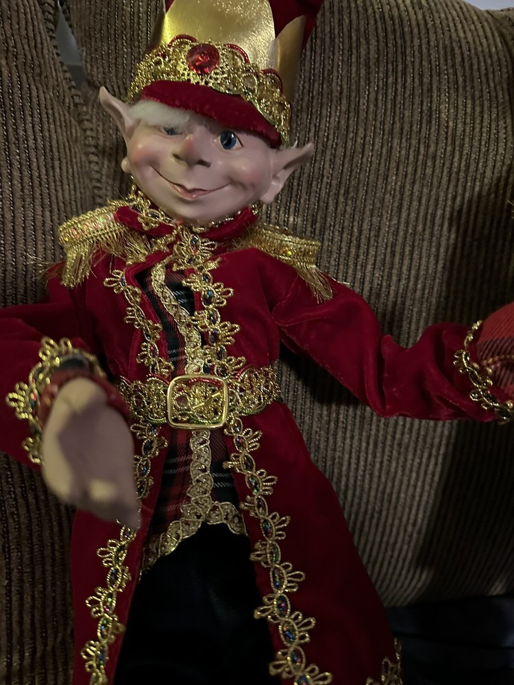 2 Raz Imports 24” Nutcracker Traditions Posable Elf 🎄