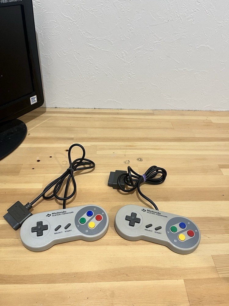Nintendo Super Famicom Set 2 Controllers Game AC Adapter Tested Working