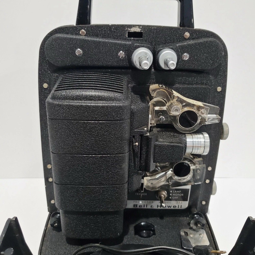 Vintage Bell & Howell Model 256 Autoload 8mm projector with Manual - Works
