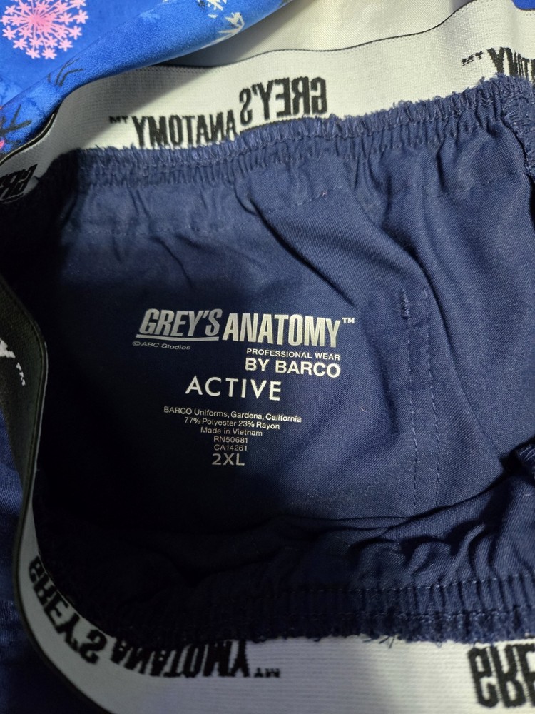 Frozen Scrub Set With Coat Size 2XL