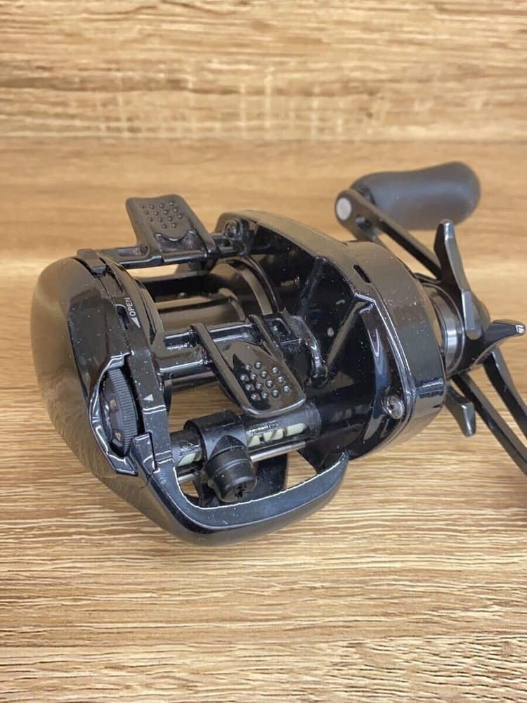 SHIMANO reel 03659 bait Used