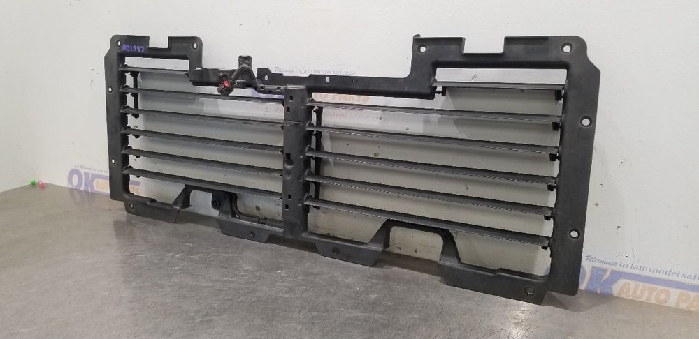 19 CHEVY SUBURBAN 1500 5.3L AIR SHUTTER ASSEMBLY