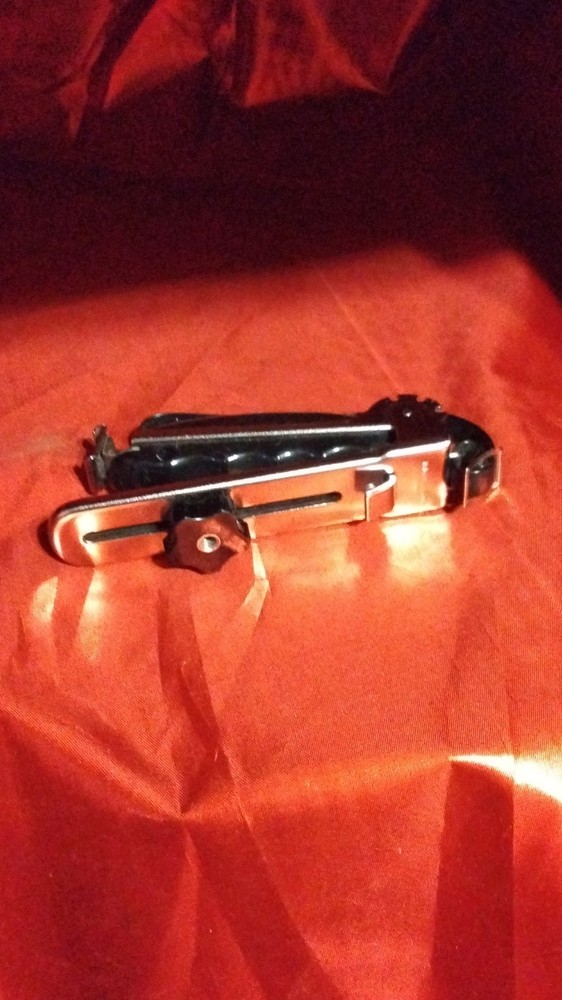 Universal Camera Flash Bracket Adjustable Arm Angle Padded Grip