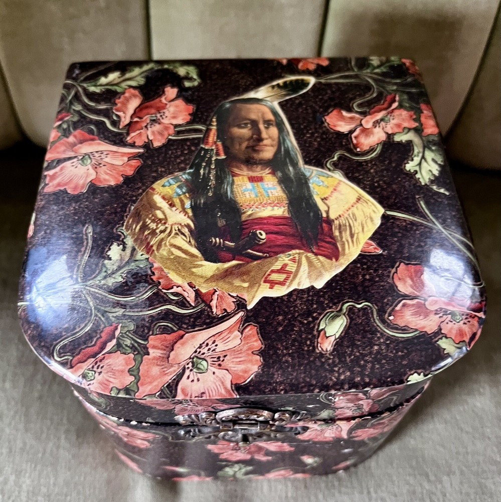 FABULOUS VICTORIAN CELLULOID COLLARS & CUFFS BOX W/ NATIVE AMERICAN IMAGE