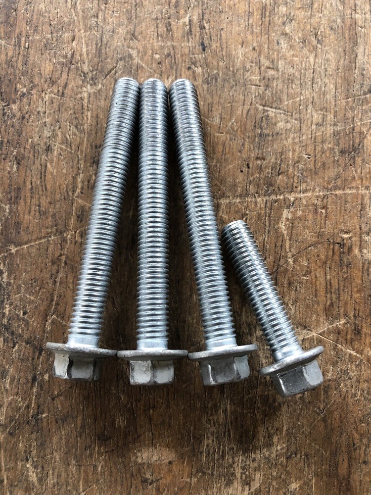 2017 Ford Focus 2.0L Transmission Computer Bolts