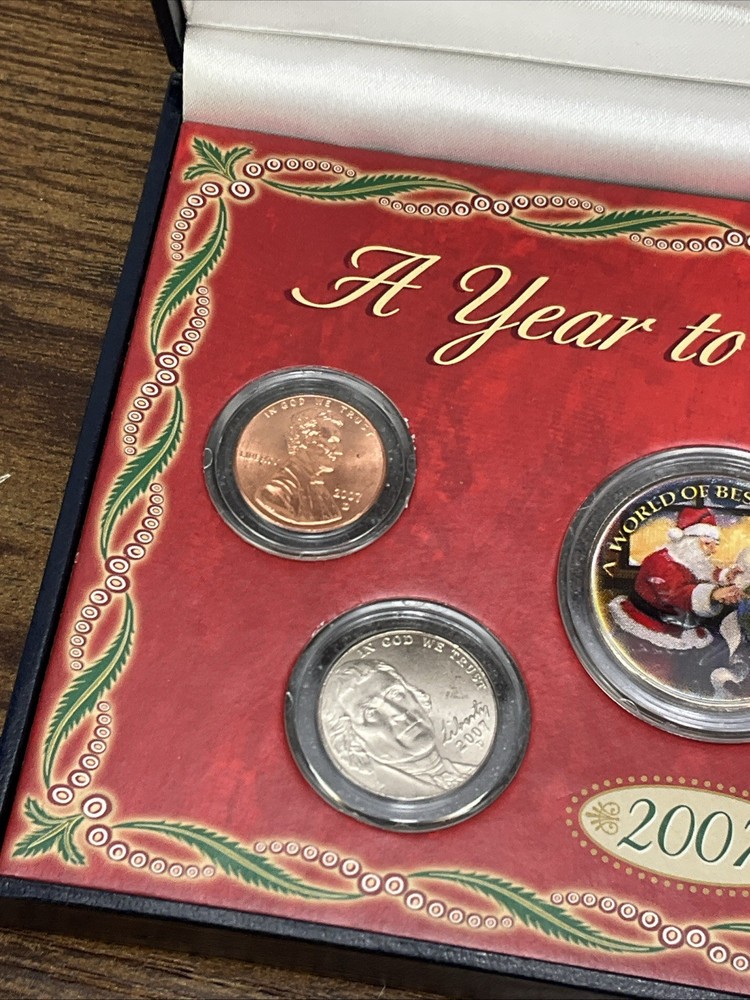 2007 A Year to Remember Coins with Santa w/authenticity certificate