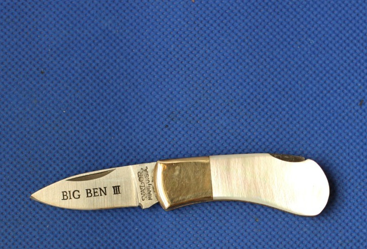 Vintage Valor Big Ben III Pearl Lockback, NOS