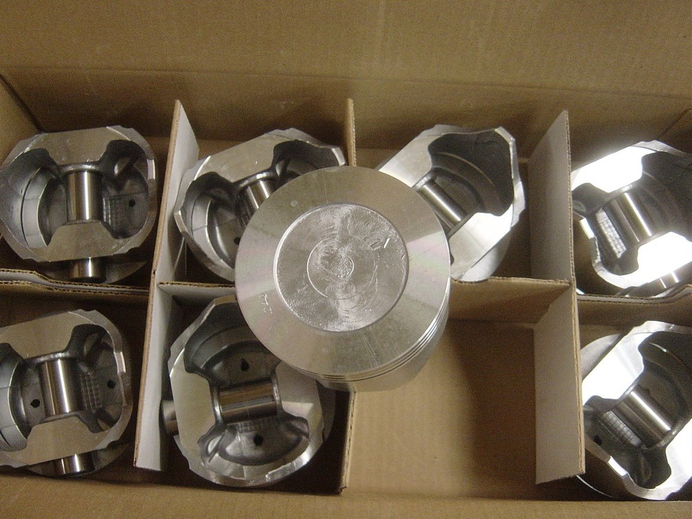 302 FORD PISTON CAST .040 OVER 86 THRU 92 U.S.A. MADE