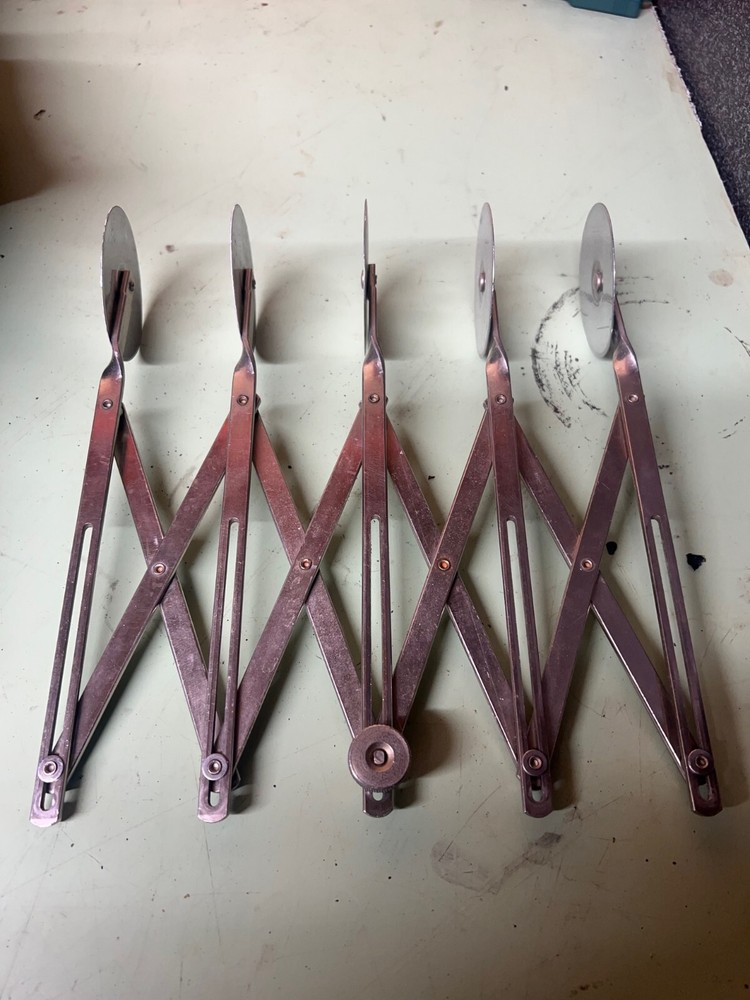 5 wheel dough divider vintage usa