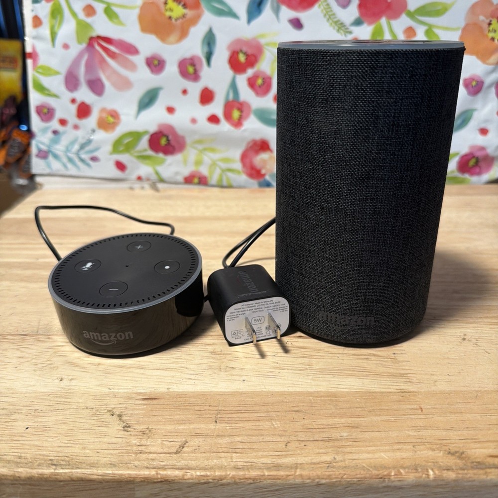 Amazon Echo Lot. Dot Smart Speakers Black (RS03QR) & Charcoal Echo. Untested