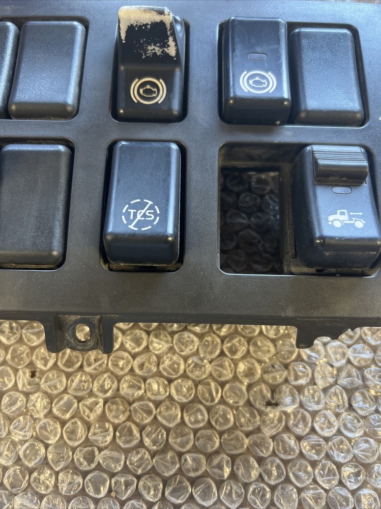 Volvo VNL Dash Panel: Switch Panel