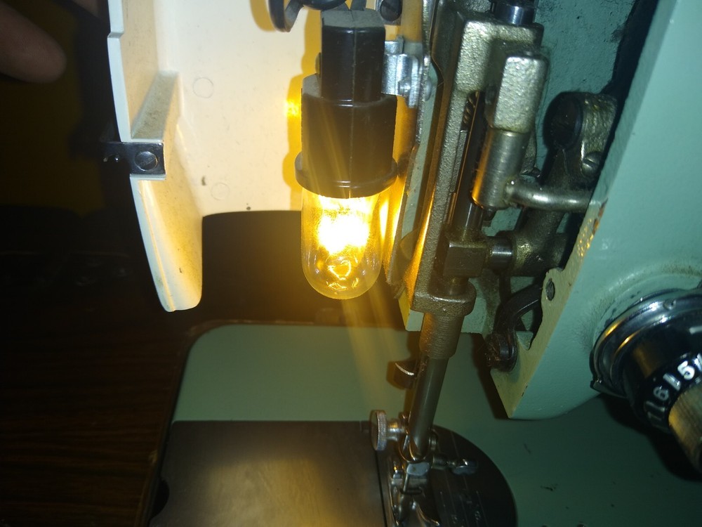 Vintage DRESSMAKER ZIGZAG MODEL 290A