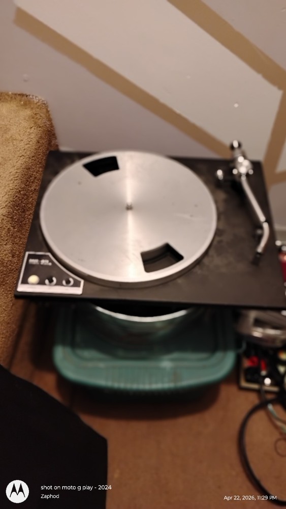 Micro Seiko MR 411 Turntable