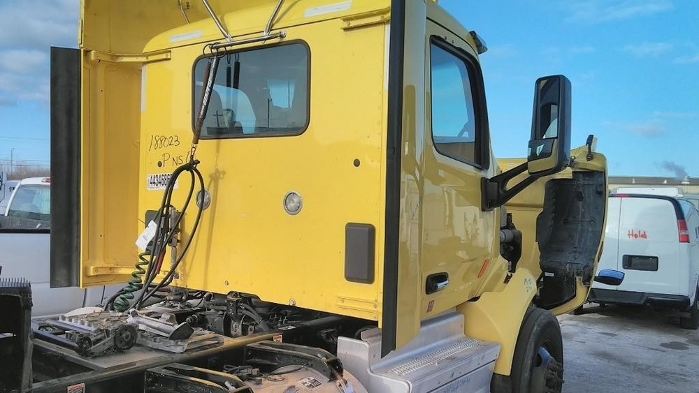 Replaces 2019 PETERBILT 579 CAB , OH