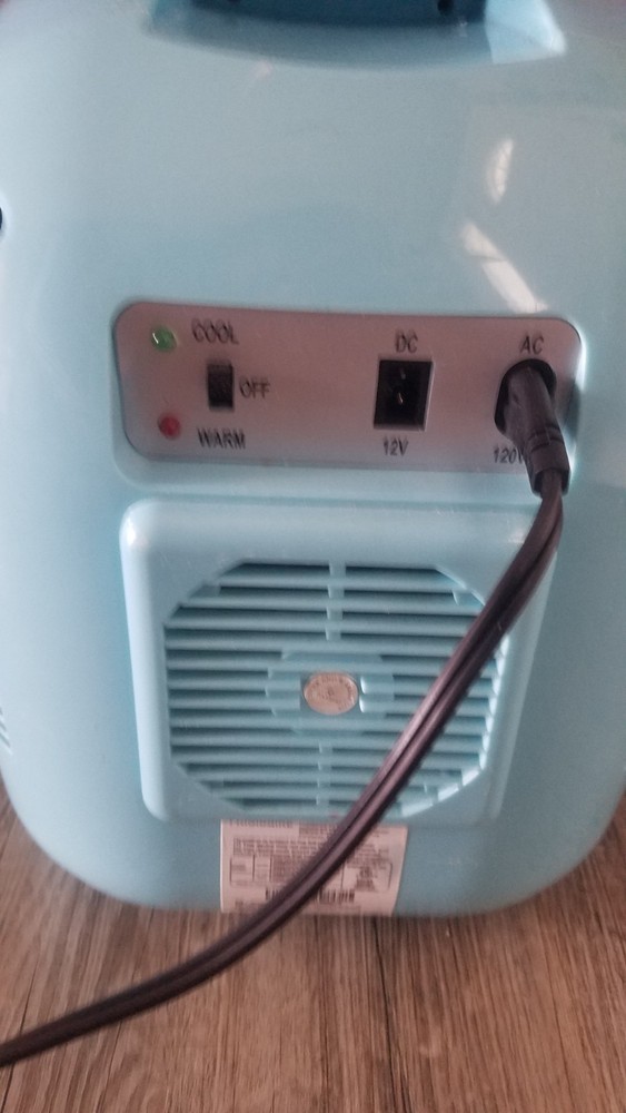 Frigidaire Portable Desktop Retro Refrigerator Model EFMIS462 Blue