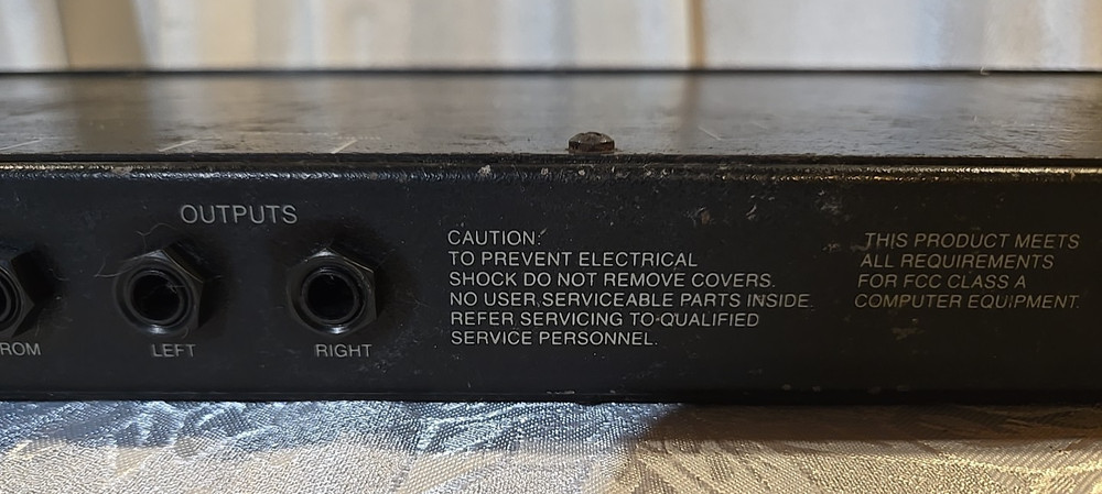 Alesis XT:c Digital Reverb Effects Processor FX Rack