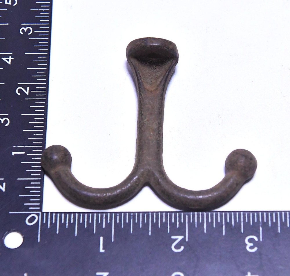 2 MATCHING METAL UNDERMOUNT HAT OR COAT HOOKS UNDERMOUNT