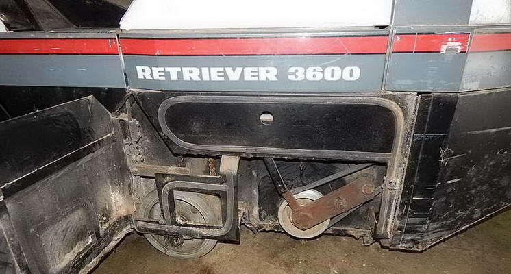 ADVANCE FLOOR SWEEPER 36″ CLEANING WIDTH RIGHT SIDE EDGE BRUSH LIGHTS POWERED VI