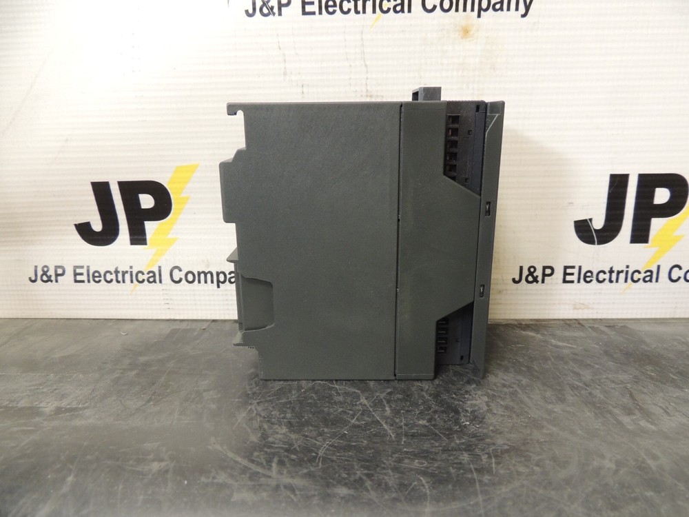* SIEMENS SIMATIC S7-300 6ES7 322-1HH01-0AA0 RELAY OUTPUT MODULE