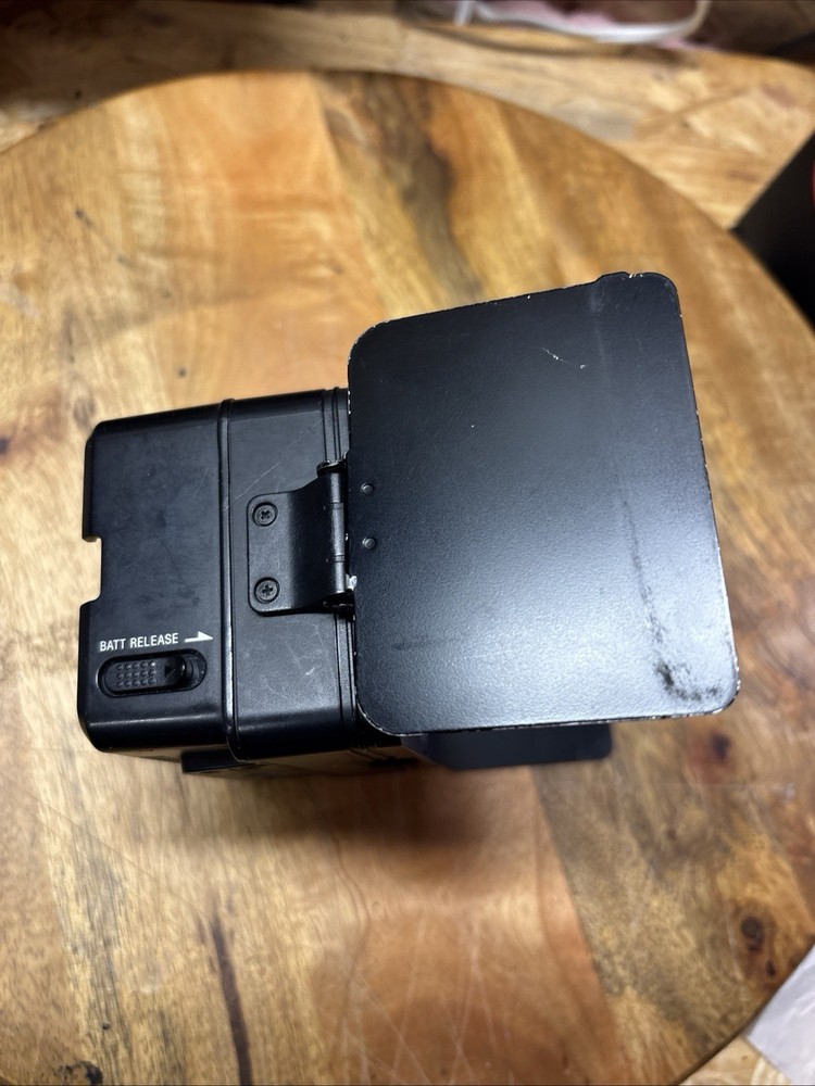 Sony HVL-LE1 Video Camera Light - Tested