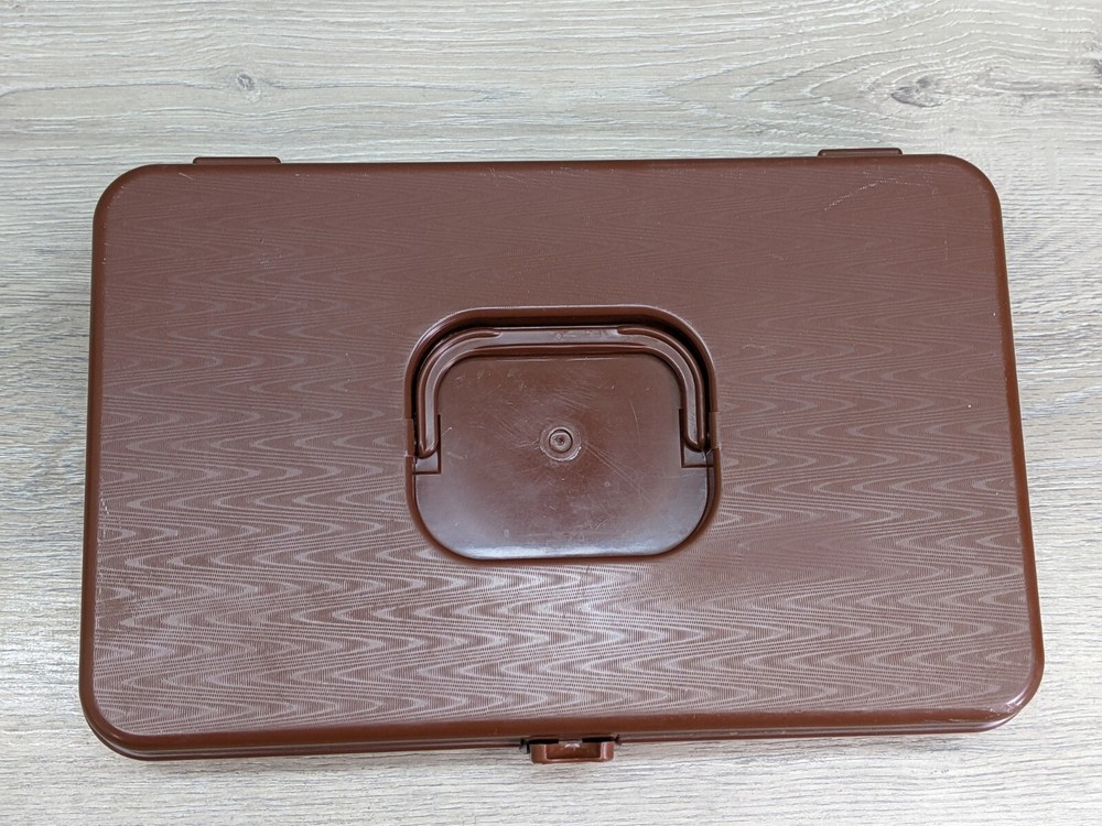 Wilson Wil-hold 13x8.5x2.5" Plastic Sewing Box Bobbin Thread Caddy - Brown