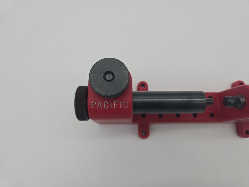 VINTAGE HORNADY PACIFIC RELOADING TOOL DELUXE CASE TRIMMER