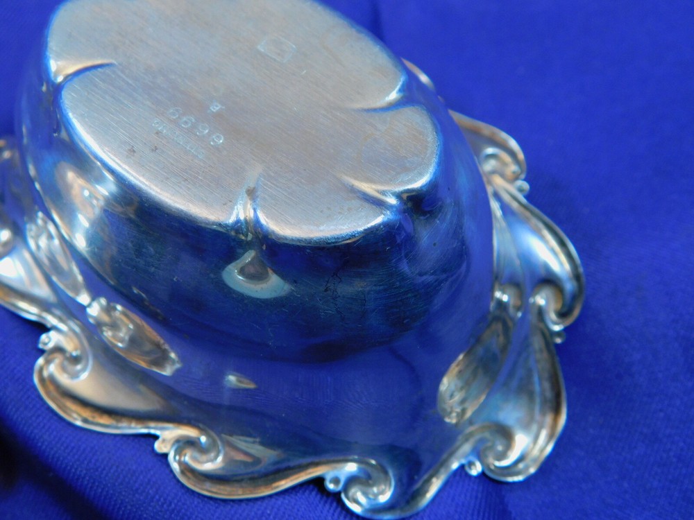 WHITING #6699 STERLING SILVER NUT DISH - VERY GOOD CONDITION J