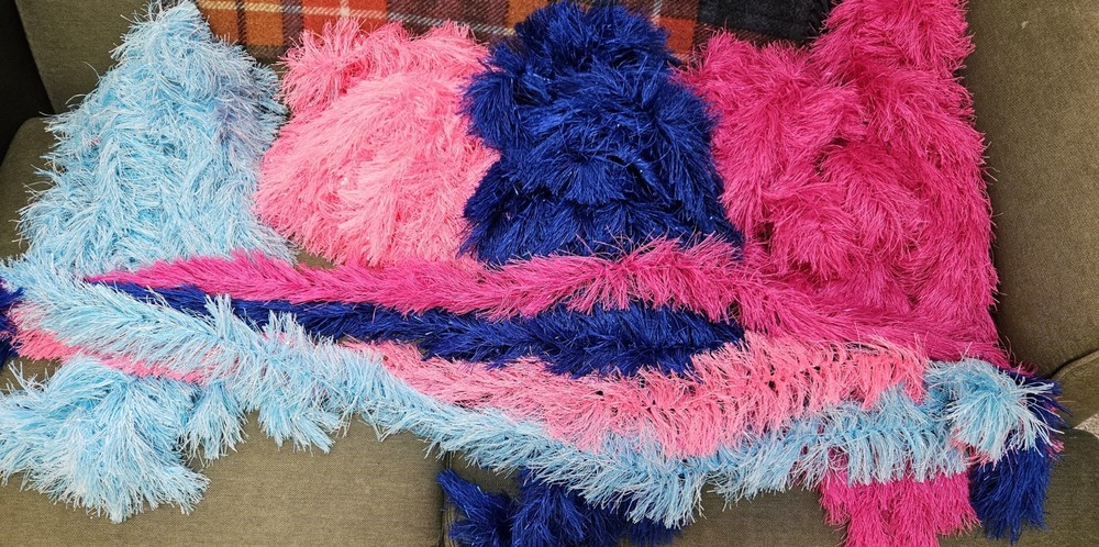 22 Novelty "Feather" Boas - 60"