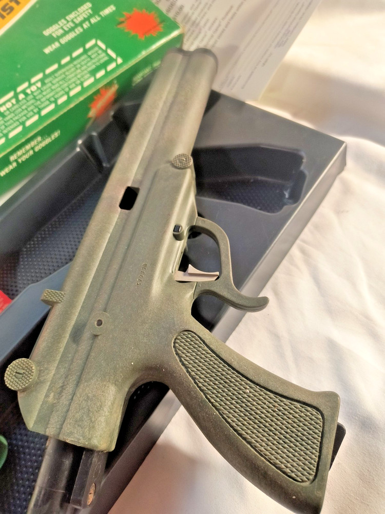 VINTAGE SPLATMASTER PAINTBALL GUN