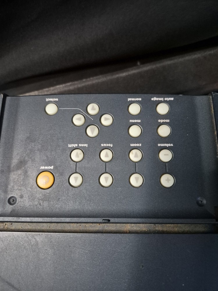 Proxima Pro AV 9320 Projector Conference Room Projector Turns On And PROJECTS..