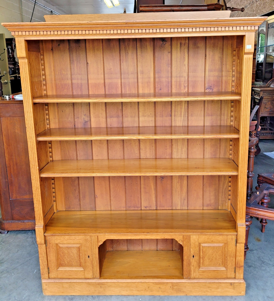 ANTIQUE OAK OPEN BOOKCASE