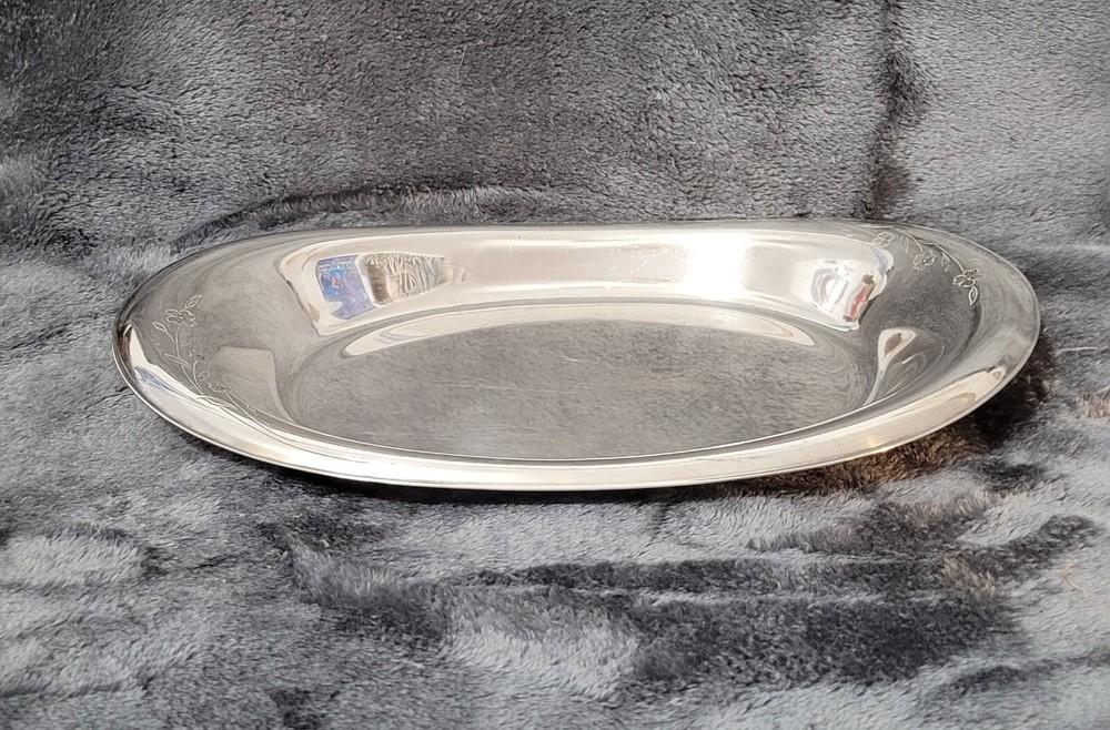 Vintage 1847 Rogers Bros Springtime Silver Plated Bread Tray Serving Piece