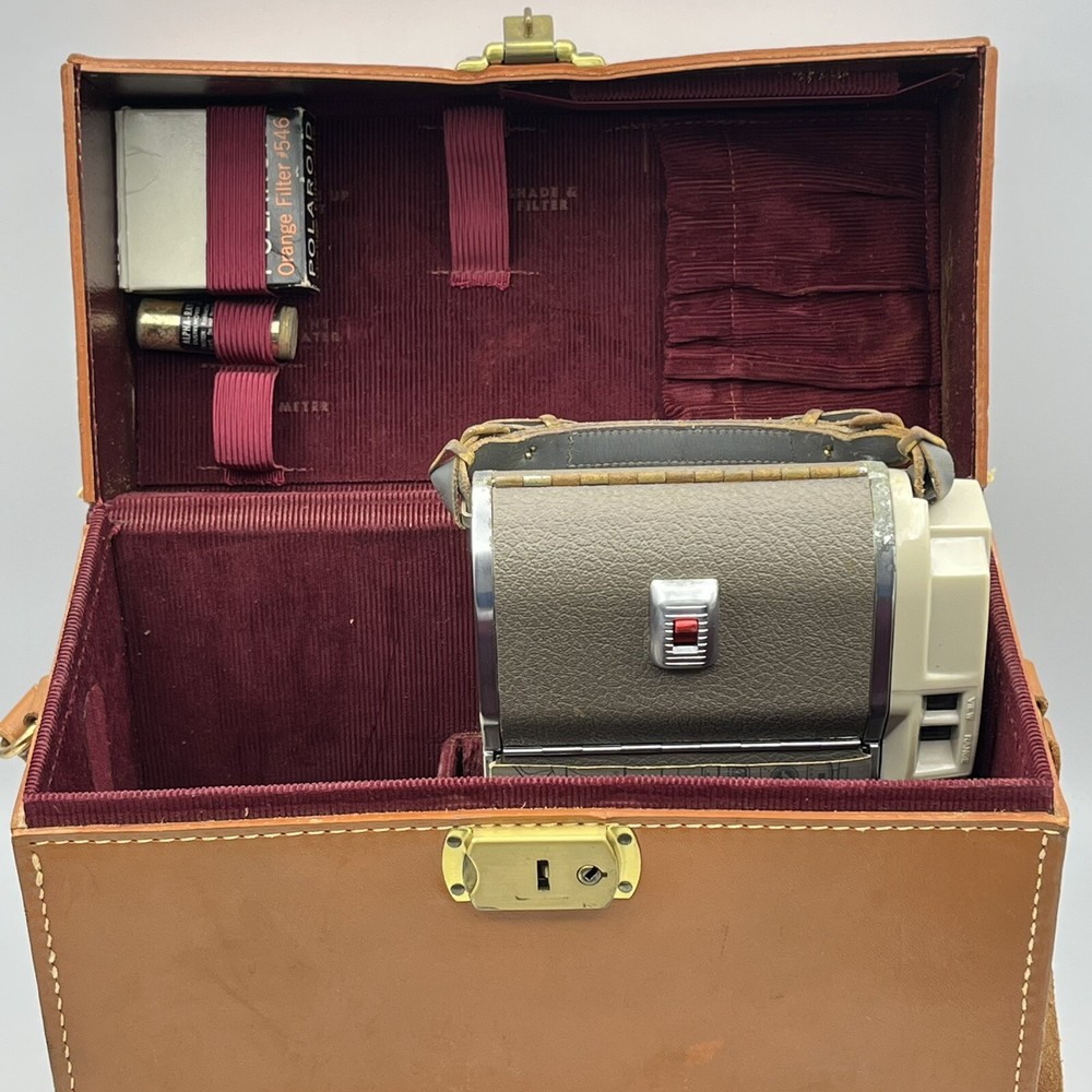 Polaroid Model 800 Land Camera - NOT TESTED - Bundle With Case and Flash