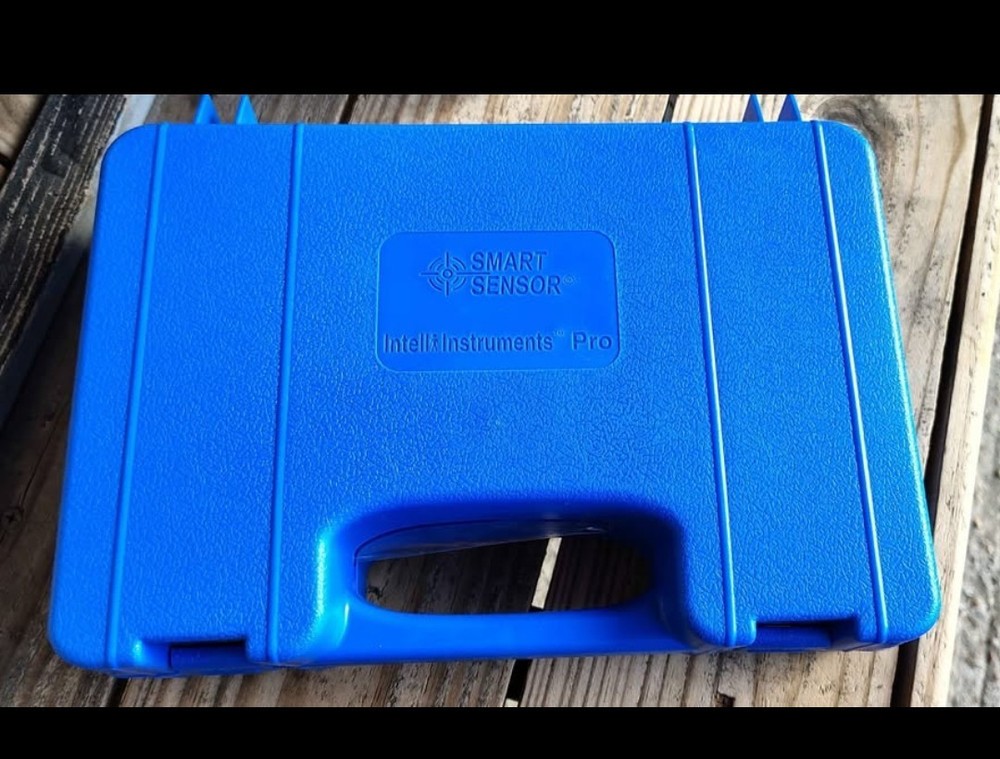 Megger Digital Voltage Insulation Meter Tester AR907A+ New- Smart Sensor