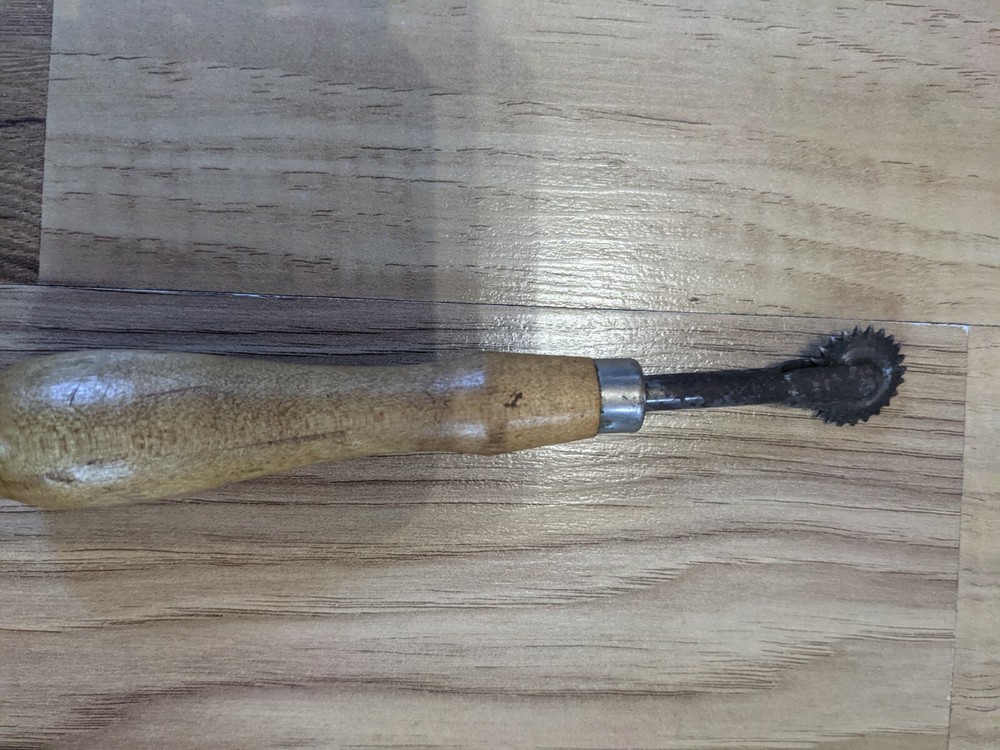 Vintage Wooden Handle Pattern Tracing Wheel Sewing Tool