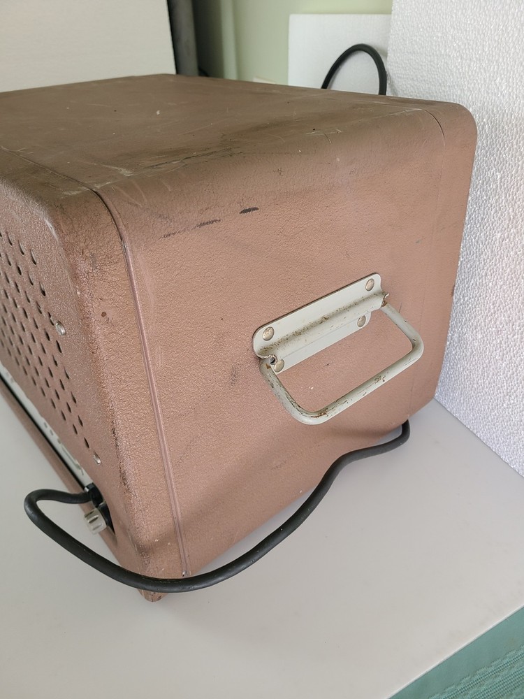 Hewlett Packard 650A Test Oscillator Unit, Powers Up, UNTESTED