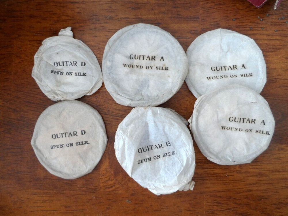 ANTIQU GUITAR STRINGS (6) D, E AND A STRINGS NICE LOT E-7