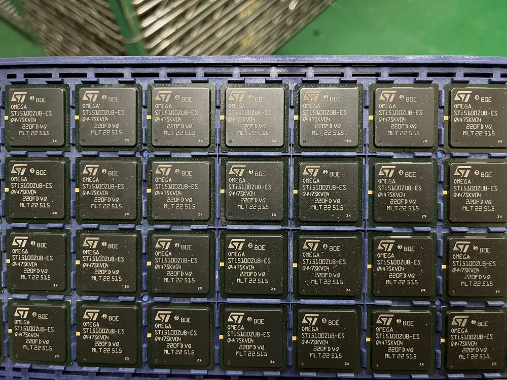 STI5100ZUB Low cost advanced HD decoding IC for STB