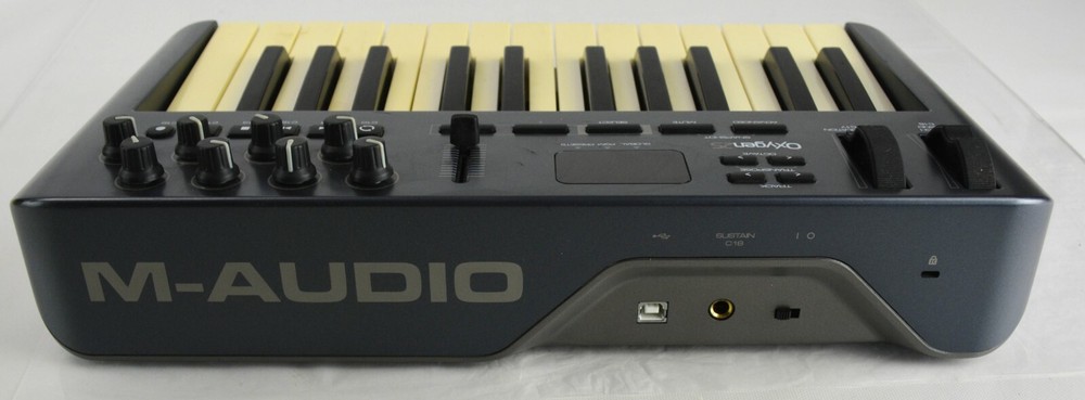 M-AUDIO Oxygen 25 3RD Gen USB MIDI Keyboard Controller