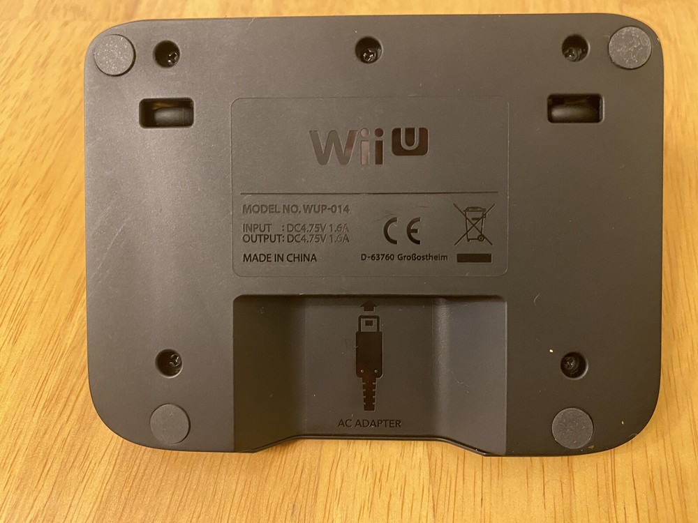 Nintendo Wii Operational Manual + Charging Dock & Stand *ORIGINAL*