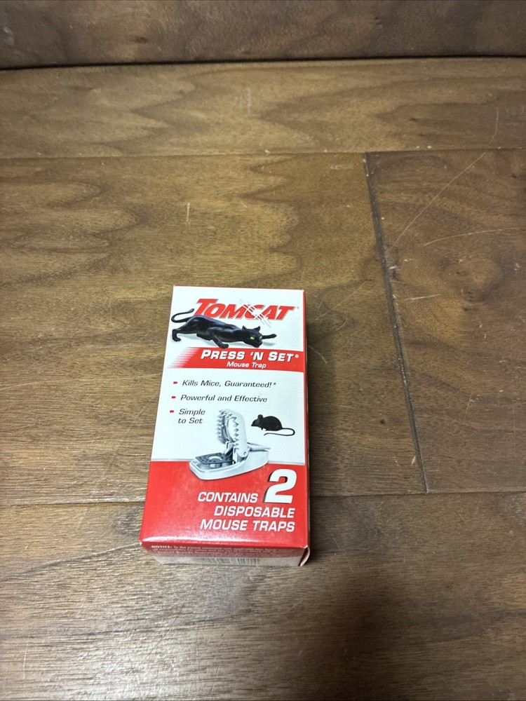 Tomcat Press 'N Set Mouse Trap Plastic, Spring-Loaded Mouse Killer with Grab-Tab