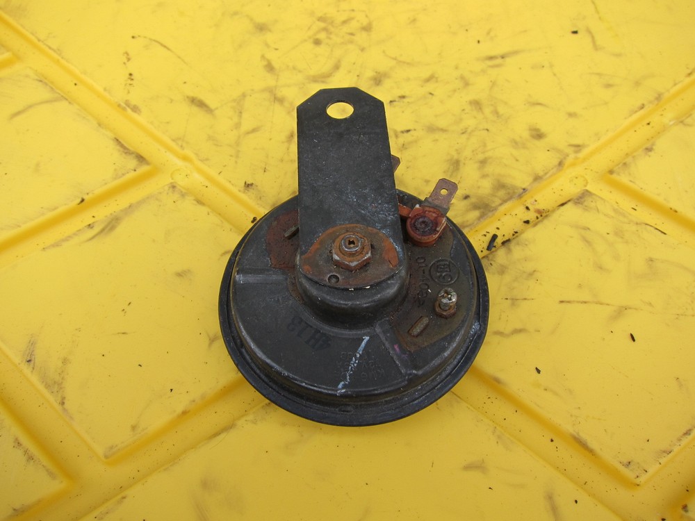 2000 Suzuki GZ250 OEM HORN SIGNAL
