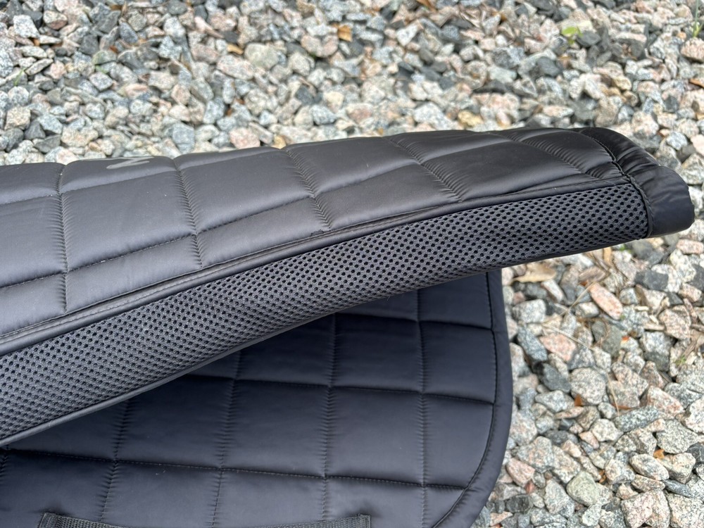 Used Black Horze Dressage Pad