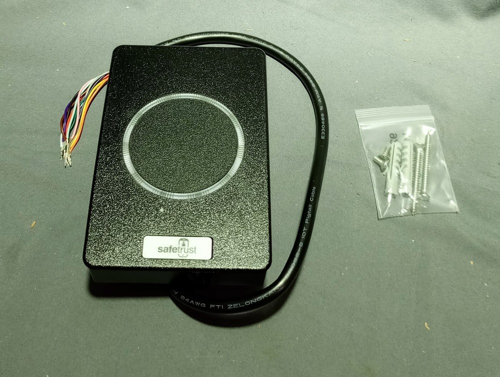 Sensor Wall Mount 8845-200-H Red 12VDC